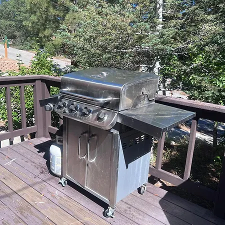 Moonlight Lodge - Lovely House With A Large Deck, Beautiful View Of The Lake And A Hot Tub!